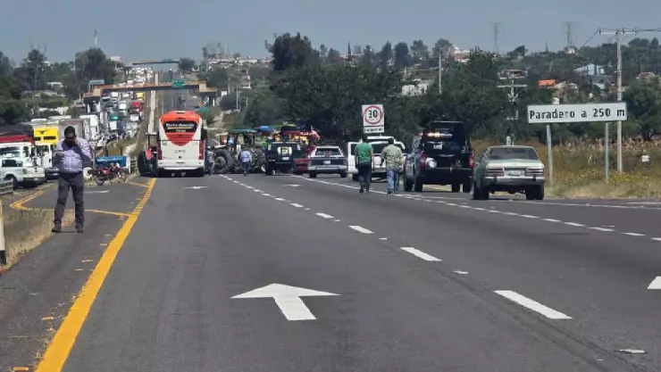 bloqueo Carretera Federal 90 Pénjamo Cuerámaro
