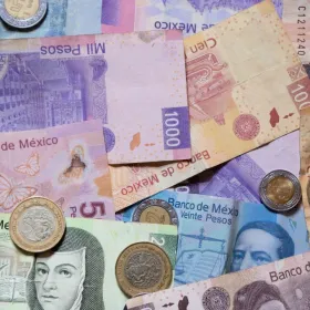 ¿Cómo identificar billetes falso de 20, 50 y 100 pesos? El elemento de seguridad clave en México