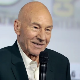 Muere Patrick Stewart ¿Qué se sabe de la causa de muerte del ‘Profesor X’.png