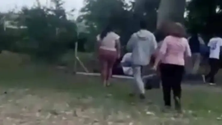 Estudiante pierde la vida tras caerle una portería encima (1).jpg