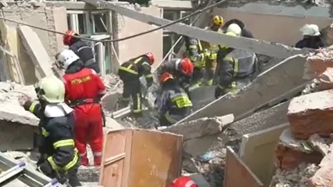 Ataque de Rusia contra edificio residencial de Ucrania