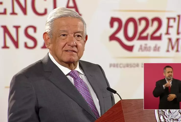 AMLO EL CHUECO 