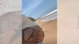 Cazzu en la playa.jpg