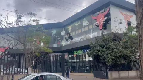 El Charro Lomelí gimnasio