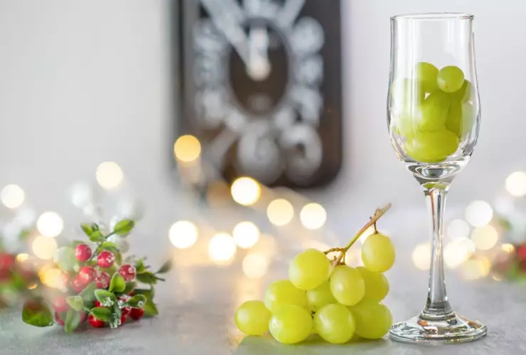Brindis de Año Nuevo con uvas