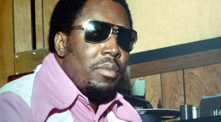 Muere el músico Clarence Carter a los 90 años de edad.