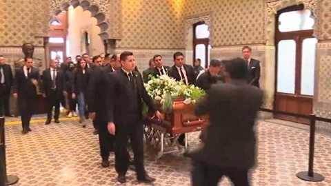 arriba cuerpo de miguel barbosa cobgreso estado homenaje