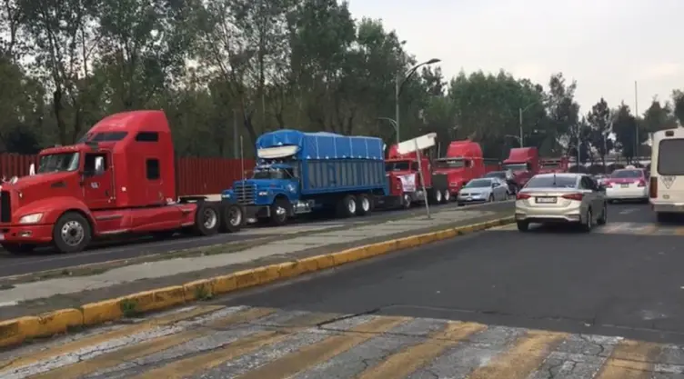 Transportistas en Teoloyucan señalan multa injusta por parte del municipio.
