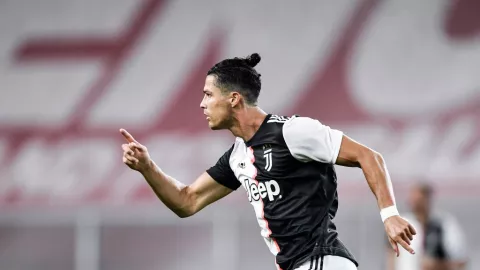 Cristiano Ronaldo anota un golazo