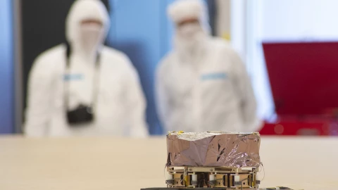 Nave pequeña asteroide 1.jpg