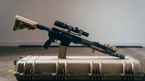 La Cámara Baja de Estados Unidos aprueba iniciativa para prohibir fusiles de asalto.