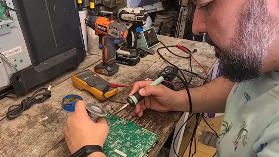 Reparación de aparatos electrónicos