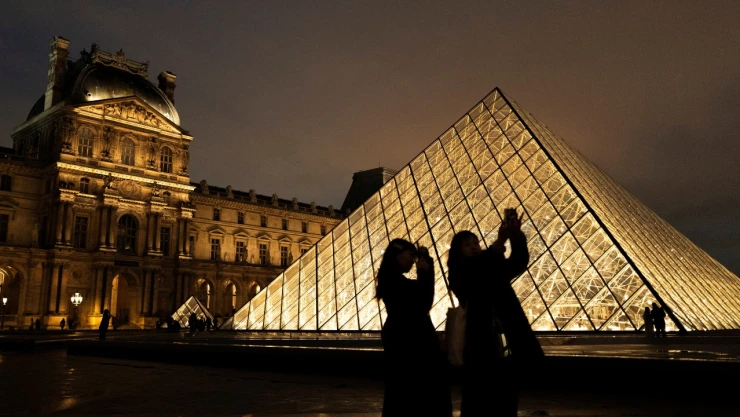 ¿Por qué el Museo del Louvre cobrará más a los extranjeros?