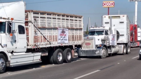 Transportistas suspenden el paro nacional carretero programado para los próximos 29 y 30 de agosto.
