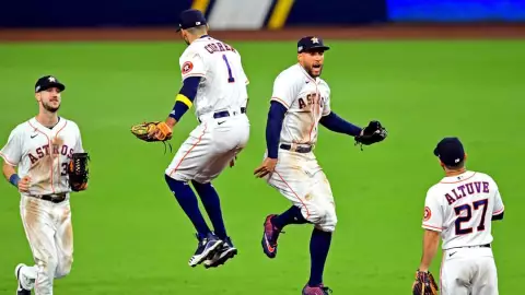 Carlos Correa héroe.jpg