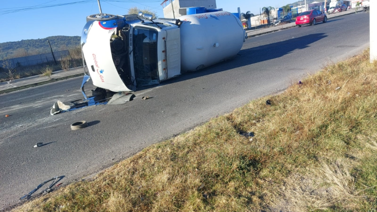 vuelca pipa carretera federal pueblal tehuacán