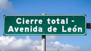 ¡NO HAY PASO! Conductor presuntamente EBRIO choca y hay CIERRE TOTAL en esta avenida de León, hoy sábado 29 de noviembre .jpg