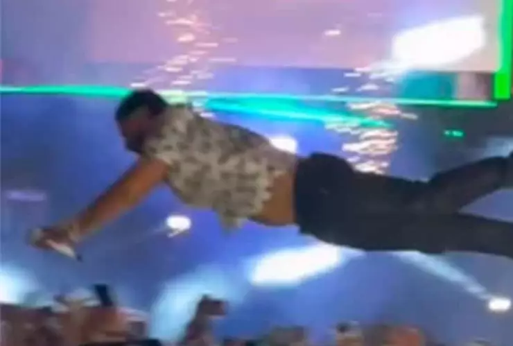 Eduin Caz aplastó fan