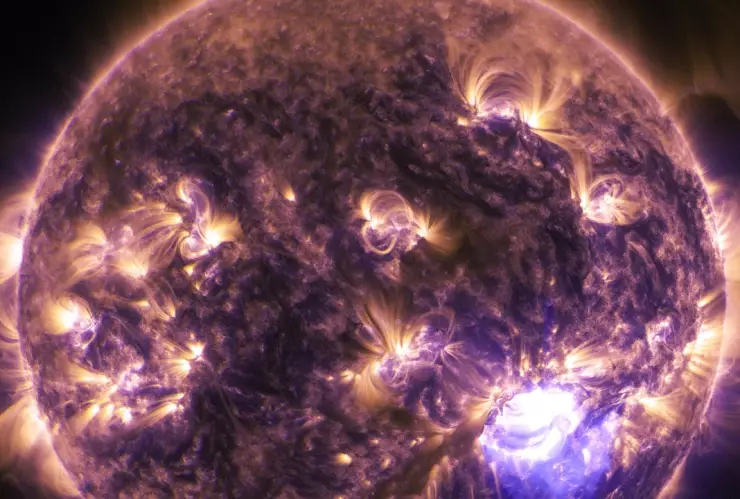 Cómo-afectará-la-llamarada-solar-más-fuerte-del-ciclo-25-que-se-dirige-a-la-Tierra