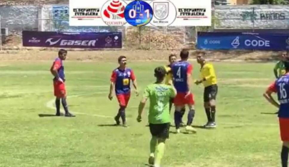 VIDEO Jugador cachetea a árbitro en Jalisco