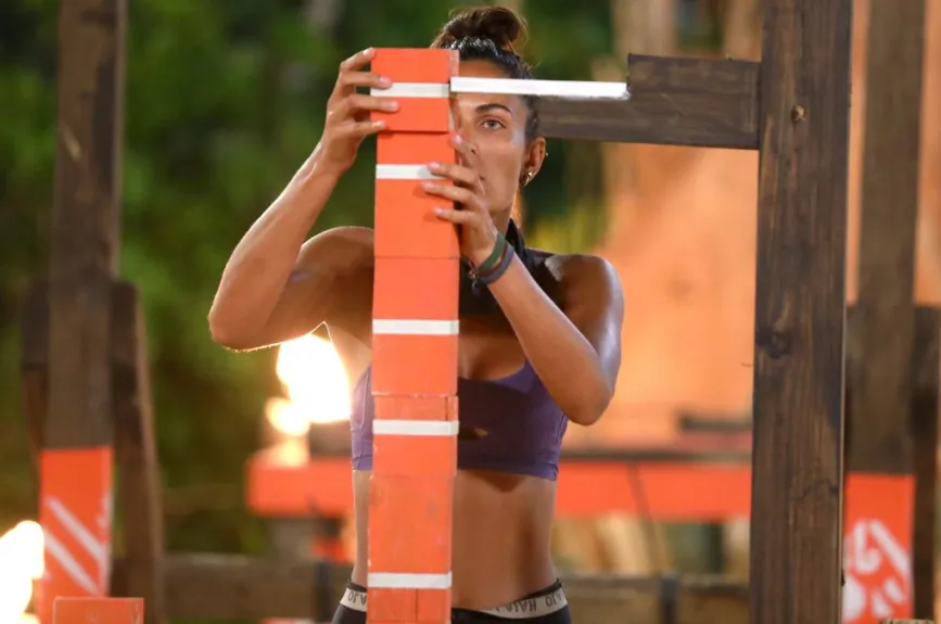 Beng es el primer sobreviviente a salvo, Gaby está a punto de conseguirlo.