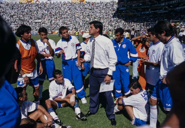 Luis Fernando Tena hizo campeón a Cruz Azul