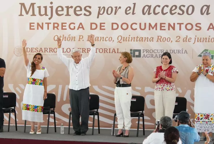 Entregan documentos agrarios a mujeres en Quintana Roo