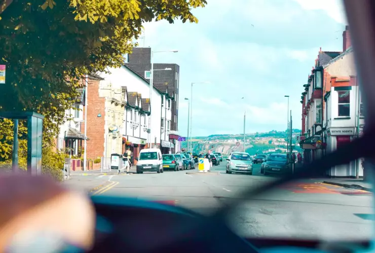 niño de 10 años robó auto de sus padres y lo chocó.jpg