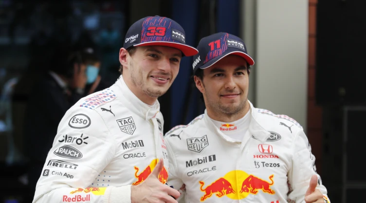 Verstappen y Checo Perez.jpg