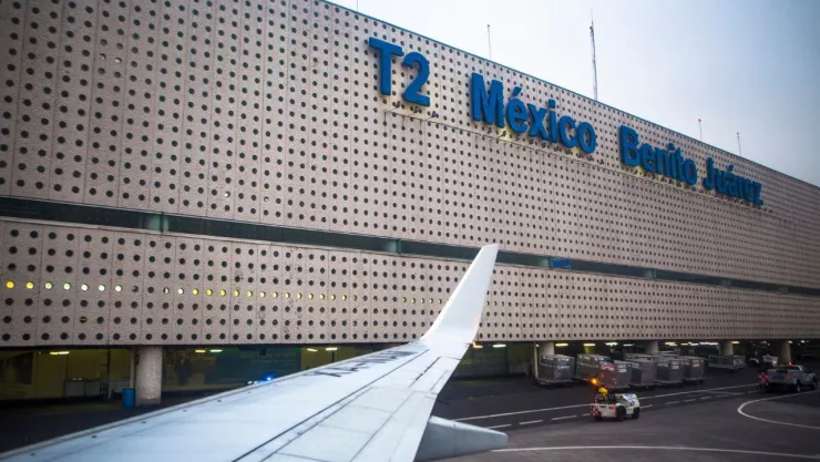 IATA pide reconsiderar aumento de tarifas aeroportuarias en México