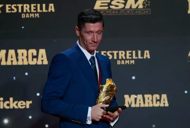 Robert Lewandowski recibe la Bota de Oro