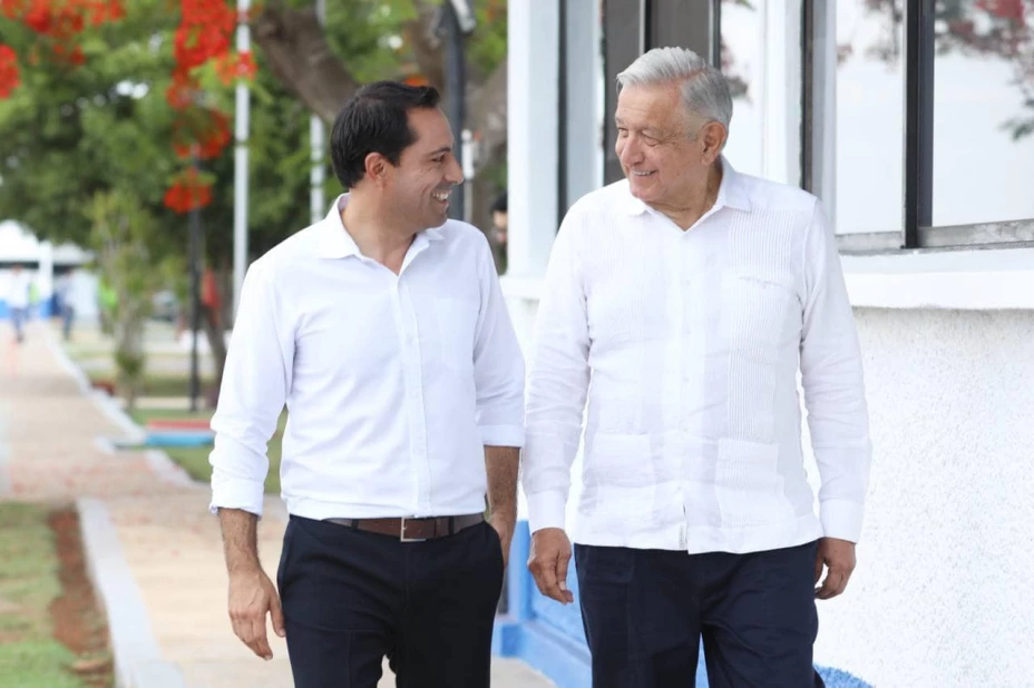 vila y amlo supervisan obras en yucatan