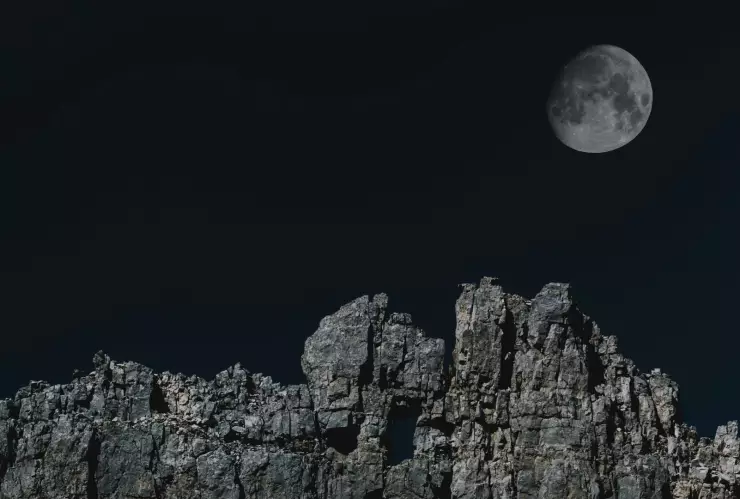 ¿Qué es el regolito lunar y por qué es un tema de interés para la NASA?