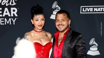 Cazzu y Nodal papas.jpg