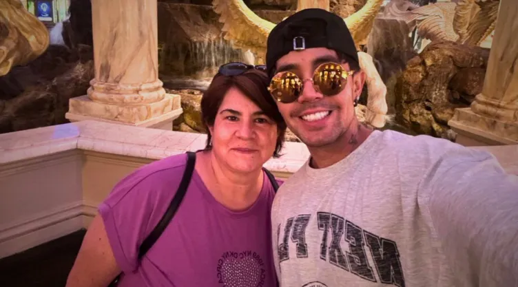 Mamá de Derek Trejo.jpg