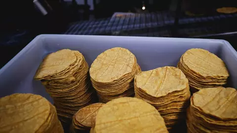 Esto te puede pasar si comes _tortillas piratas_ y cómo identificarlas