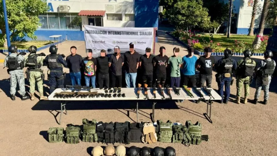 Detienen a 10 hombres armados en Portalegre en Culiacán..jpg