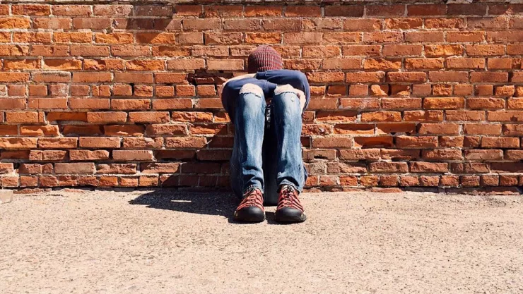 Se defiende de bullying y apuñala al que lo acosa en restaurante.