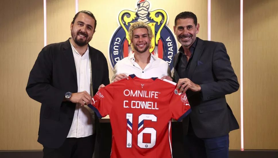 Cade Cowell con Chivas