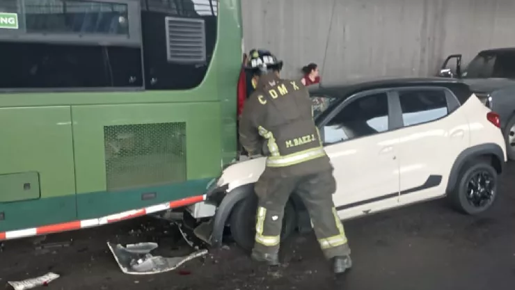 Este domingo 1 de octubre se registró un fuerte choque en avenida Periférico, CDMX.