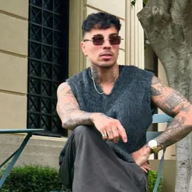 Rauw Alejandro causa revuelo en la CDMX tras dar concierto gratis