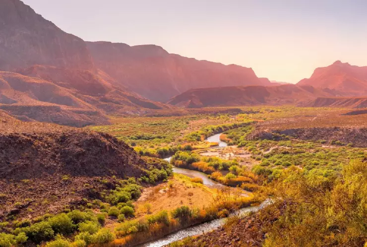 la inmensidad del paisaje de Big Bend State Park junto al Río Grande