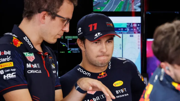 Checo Pérez sufre un desastre en el GP de Japón, pero termina campeón con Red Bull Racing