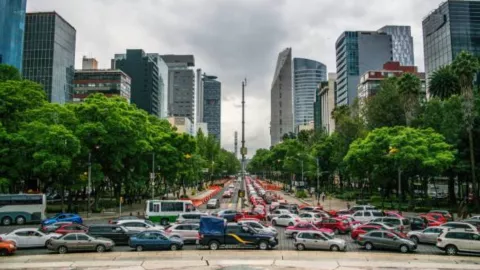 ¿Cómo aplicará el programa Hoy No circula este 16 de diciembre de 2025?: Restricciones en la CDMX y EdoMex