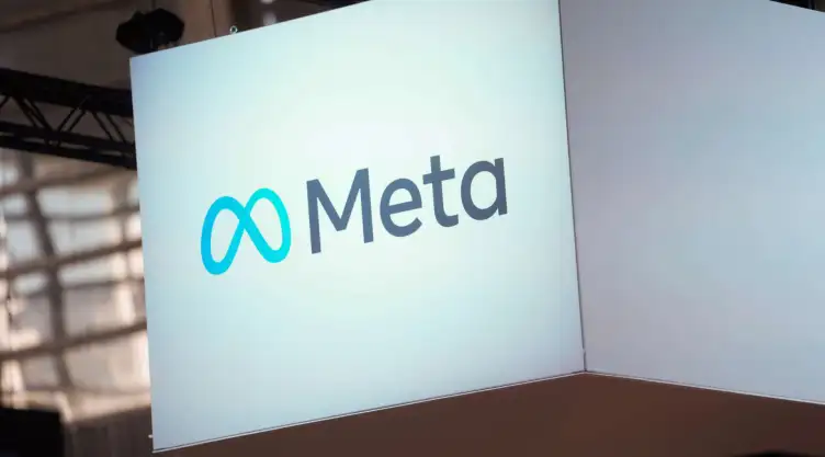 Logotipo de Meta en la feria Vivatech de París en 2023.