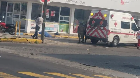 Hombre se desvanece en la avenida Cuauhtémoc