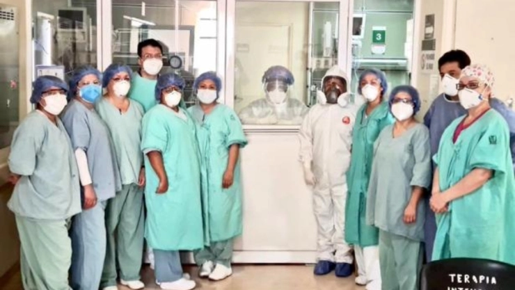 doctora_intubación.jpg