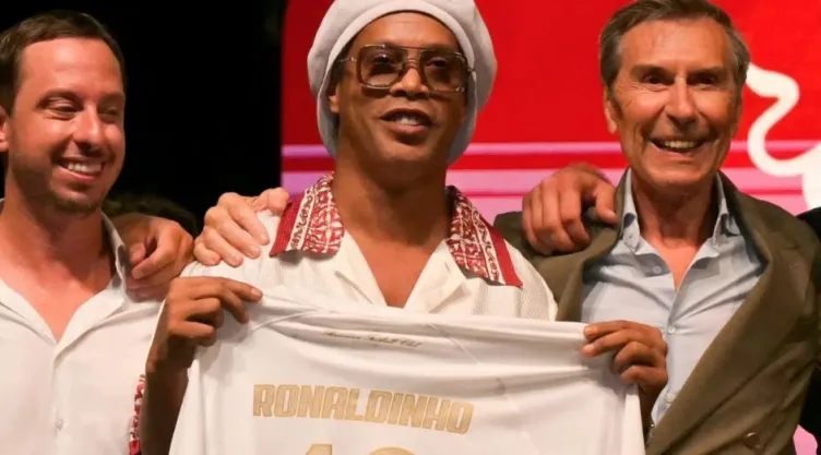 Ronaldinho volverá a las canchas a los 46 años