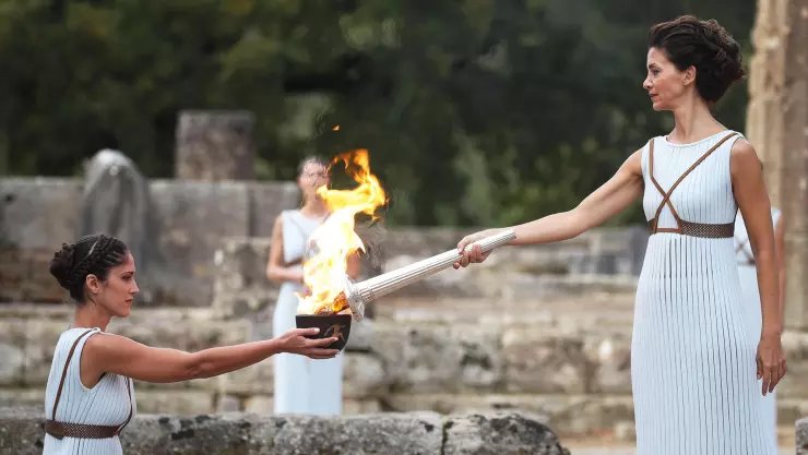 La llama olímpica se encenderá en Olimpia este 2024.jpg
