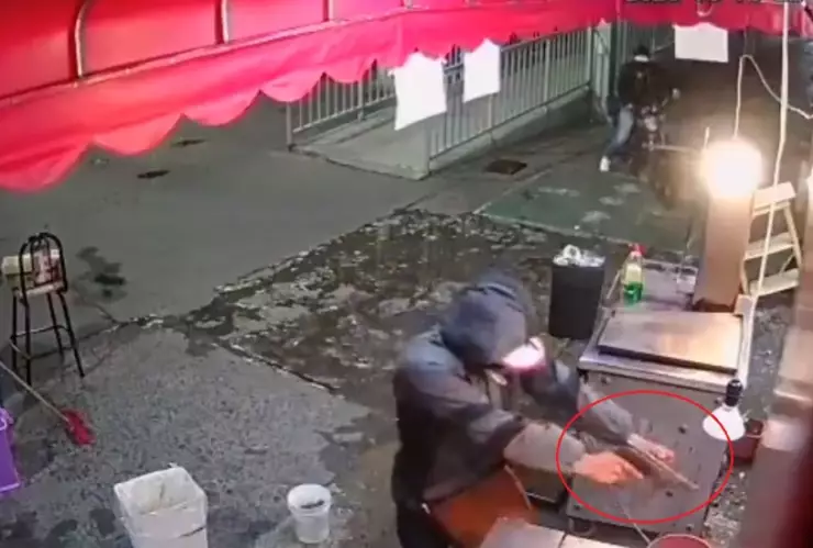 Asaltan taquería en Iztapalapa